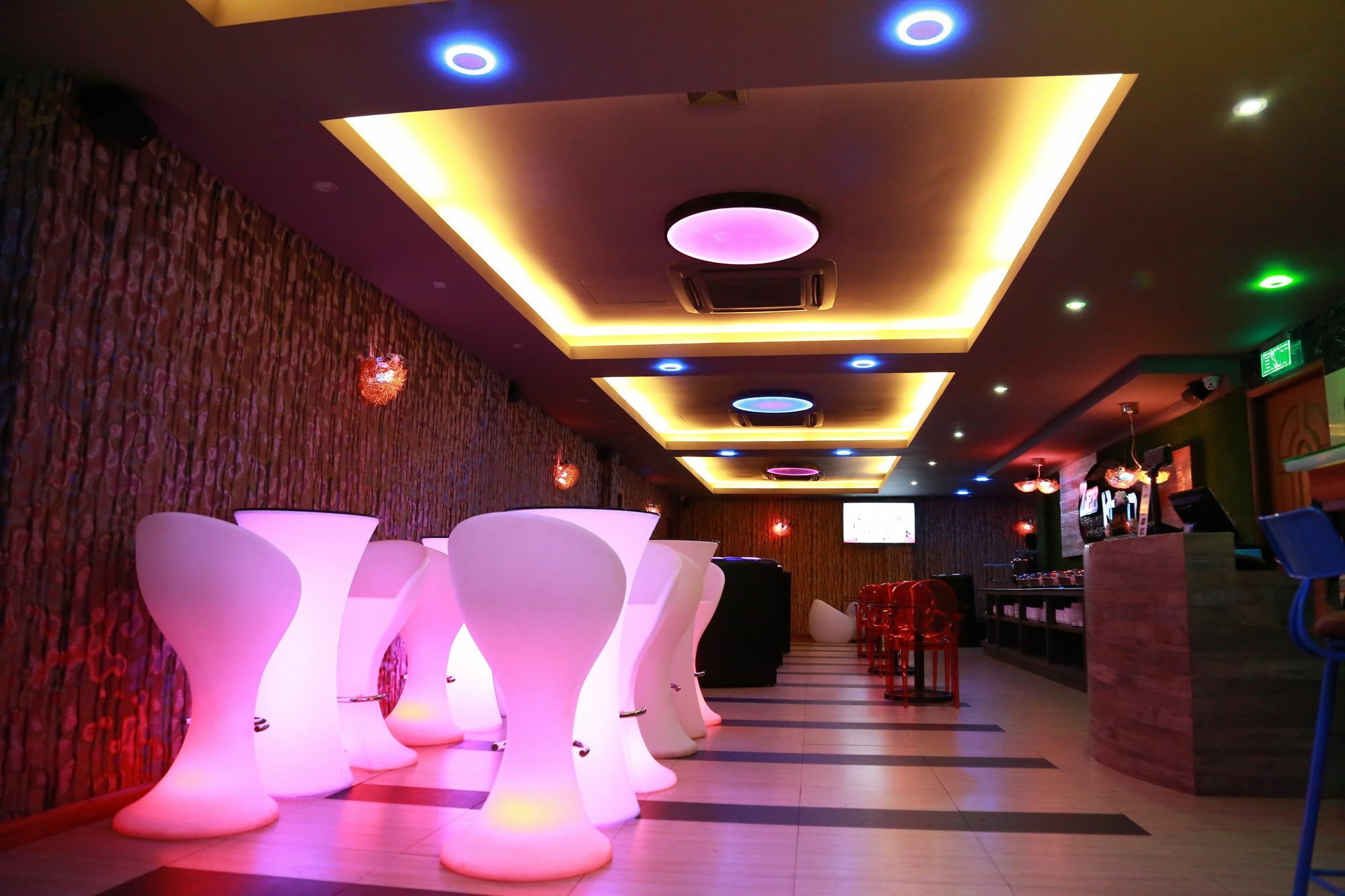 Uptown Hotel Rangum Exterior foto
