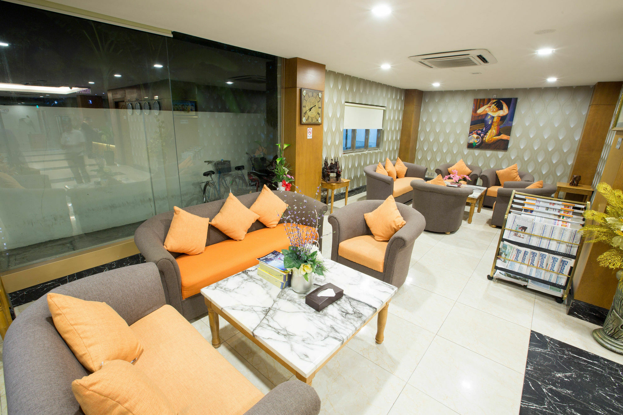 Uptown Hotel Rangum Exterior foto