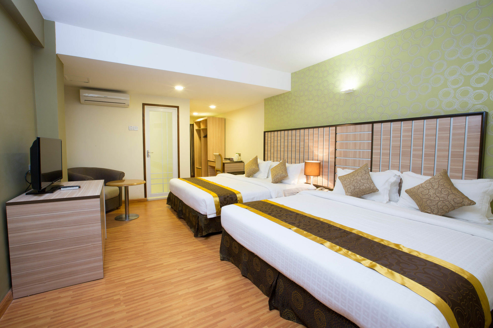 Uptown Hotel Rangum Exterior foto